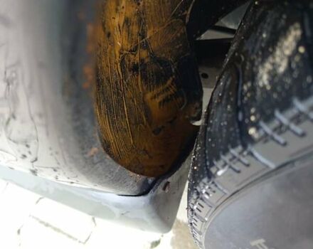 Черный Мицубиси Харизма, объемом двигателя 1.6 л и пробегом 140 тыс. км за 3500 $, фото 2 на Automoto.ua