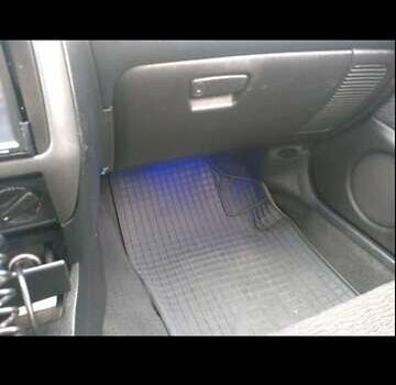 Красный Мицубиси Харизма, объемом двигателя 1.6 л и пробегом 367 тыс. км за 3200 $, фото 16 на Automoto.ua