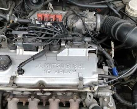 Красный Мицубиси Харизма, объемом двигателя 1.6 л и пробегом 367 тыс. км за 3200 $, фото 18 на Automoto.ua