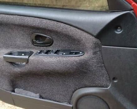 Красный Мицубиси Харизма, объемом двигателя 1.6 л и пробегом 367 тыс. км за 3200 $, фото 15 на Automoto.ua