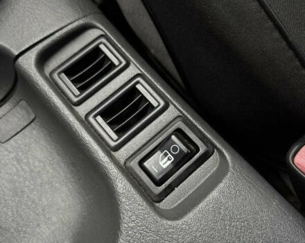 Красный Мицубиси Харизма, объемом двигателя 1.84 л и пробегом 172 тыс. км за 2990 $, фото 17 на Automoto.ua