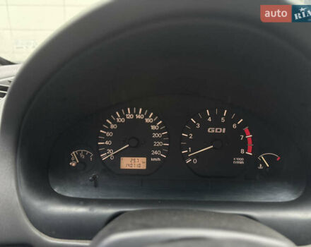 Красный Мицубиси Харизма, объемом двигателя 1.84 л и пробегом 172 тыс. км за 2990 $, фото 15 на Automoto.ua