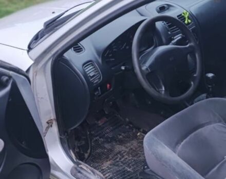 Серый Мицубиси Харизма, объемом двигателя 1.6 л и пробегом 1 тыс. км за 1400 $, фото 6 на Automoto.ua