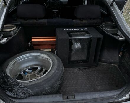 Серый Мицубиси Харизма, объемом двигателя 1.6 л и пробегом 340 тыс. км за 2000 $, фото 9 на Automoto.ua