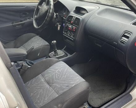 Сірий Міцубісі Харизма, об'ємом двигуна 1.9 л та пробігом 400 тис. км за 2800 $, фото 6 на Automoto.ua