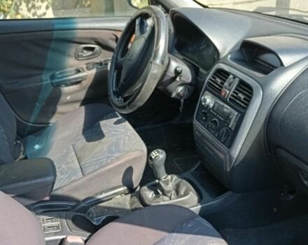 Серый Мицубиси Харизма, объемом двигателя 0 л и пробегом 487 тыс. км за 728 $, фото 2 на Automoto.ua