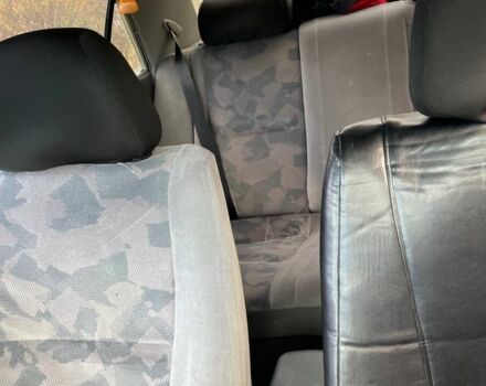 Серый Мицубиси Харизма, объемом двигателя 1.6 л и пробегом 270 тыс. км за 750 $, фото 6 на Automoto.ua