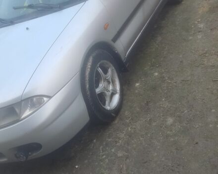 Серый Мицубиси Харизма, объемом двигателя 1.9 л и пробегом 280 тыс. км за 1200 $, фото 4 на Automoto.ua