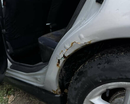 Серый Мицубиси Харизма, объемом двигателя 1.6 л и пробегом 340 тыс. км за 2000 $, фото 14 на Automoto.ua