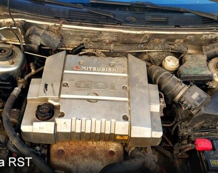 Серый Мицубиси Харизма, объемом двигателя 1.8 л и пробегом 320 тыс. км за 1600 $, фото 10 на Automoto.ua