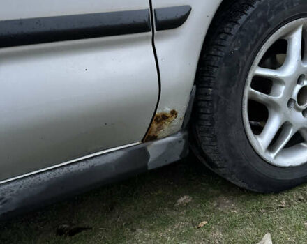 Серый Мицубиси Харизма, объемом двигателя 1.6 л и пробегом 340 тыс. км за 2000 $, фото 16 на Automoto.ua