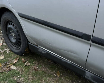 Серый Мицубиси Харизма, объемом двигателя 1.6 л и пробегом 340 тыс. км за 2000 $, фото 4 на Automoto.ua