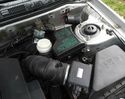 Серый Мицубиси Харизма, объемом двигателя 1.8 л и пробегом 224 тыс. км за 3600 $, фото 3 на Automoto.ua