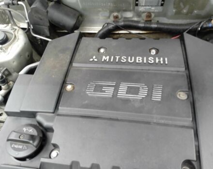 Серый Мицубиси Харизма, объемом двигателя 1.8 л и пробегом 224 тыс. км за 3600 $, фото 5 на Automoto.ua