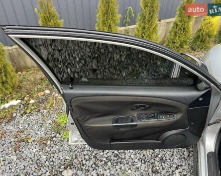 Серый Мицубиси Харизма, объемом двигателя 1.83 л и пробегом 326 тыс. км за 3400 $, фото 9 на Automoto.ua