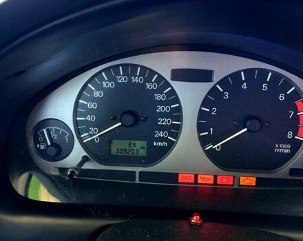 Серый Мицубиси Харизма, объемом двигателя 1.6 л и пробегом 310 тыс. км за 2150 $, фото 5 на Automoto.ua