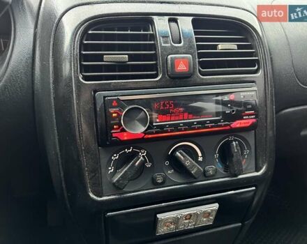 Серый Мицубиси Харизма, объемом двигателя 1.83 л и пробегом 326 тыс. км за 3400 $, фото 14 на Automoto.ua