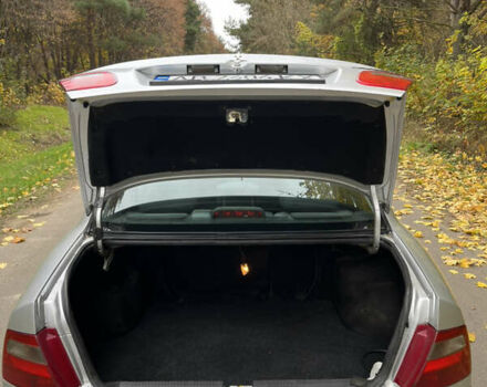 Серый Мицубиси Харизма, объемом двигателя 1.6 л и пробегом 178 тыс. км за 3200 $, фото 6 на Automoto.ua