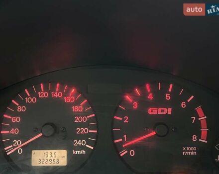 Серый Мицубиси Харизма, объемом двигателя 1.83 л и пробегом 326 тыс. км за 3400 $, фото 13 на Automoto.ua