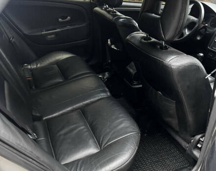 Серый Мицубиси Харизма, объемом двигателя 1.6 л и пробегом 267 тыс. км за 3700 $, фото 8 на Automoto.ua