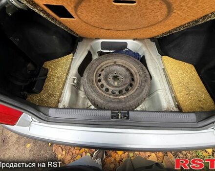 Міцубісі Харизма 2003 у Яготине на Automoto.ua Сірий Міцубісі Харизма, об'ємом двигуна 1.6 л та пробігом 184 тис. км за 3900 $, фото 10 на Automoto.ua