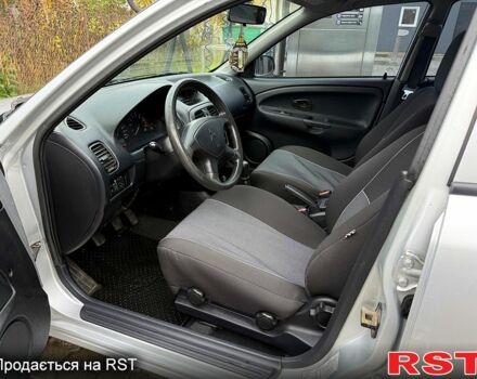 Міцубісі Харизма 2003 у Яготине на Automoto.ua Сірий Міцубісі Харизма, об'ємом двигуна 1.6 л та пробігом 184 тис. км за 3900 $, фото 12 на Automoto.ua