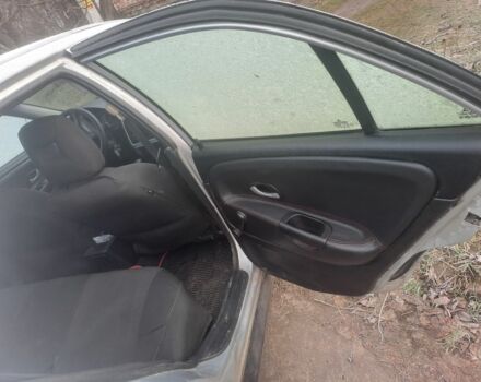 Серый Мицубиси Харизма, объемом двигателя 0 л и пробегом 333 тыс. км за 2700 $, фото 7 на Automoto.ua