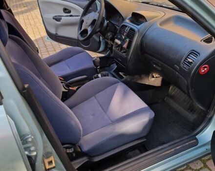 Серый Мицубиси Харизма, объемом двигателя 1.6 л и пробегом 286 тыс. км за 4800 $, фото 7 на Automoto.ua