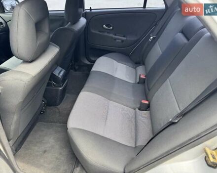 Сірий Міцубісі Харизма, об'ємом двигуна 1.6 л та пробігом 157 тис. км за 5200 $, фото 13 на Automoto.ua