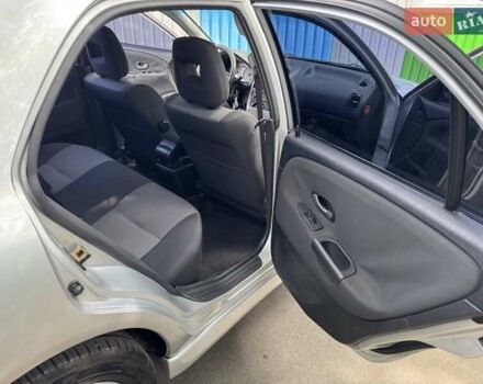 Сірий Міцубісі Харизма, об'ємом двигуна 1.6 л та пробігом 157 тис. км за 5200 $, фото 12 на Automoto.ua
