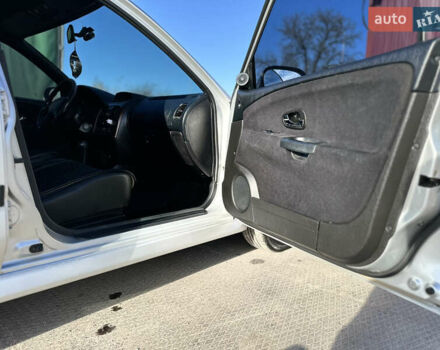 Сірий Міцубісі Харизма, об'ємом двигуна 1.83 л та пробігом 258 тис. км за 4200 $, фото 10 на Automoto.ua