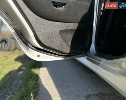 Сірий Міцубісі Харизма, об'ємом двигуна 1.83 л та пробігом 258 тис. км за 4200 $, фото 12 на Automoto.ua