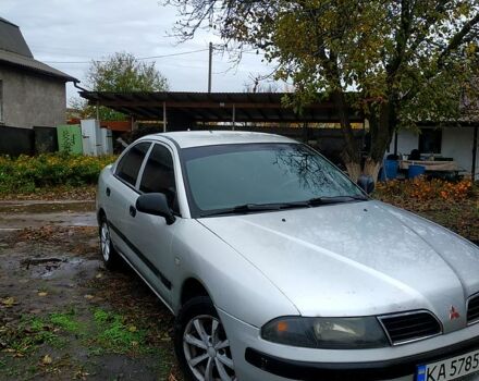 Сірий Міцубісі Харизма, об'ємом двигуна 1.6 л та пробігом 330 тис. км за 2000 $, фото 2 на Automoto.ua