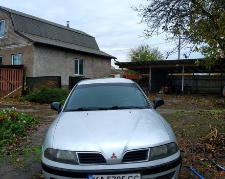 Сірий Міцубісі Харизма, об'ємом двигуна 1.6 л та пробігом 330 тис. км за 2000 $, фото 1 на Automoto.ua