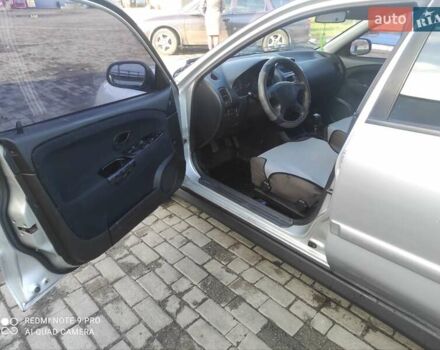 Сірий Міцубісі Харизма, об'ємом двигуна 1.6 л та пробігом 527 тис. км за 2200 $, фото 15 на Automoto.ua