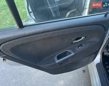 Серый Мицубиси Харизма, объемом двигателя 1.8 л и пробегом 214 тыс. км за 5650 $, фото 20 на Automoto.ua