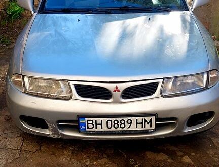 Міцубісі Харизма 1998 у Одесі на Automoto.ua Сірий Міцубісі Харизма, об'ємом двигуна 1.8 л та пробігом 320 тис. км за 2400 $, фото 1 на Automoto.ua