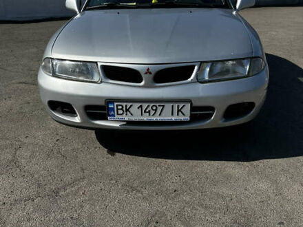 Міцубісі Харизма 1998 у Радивилове на Automoto.ua Сірий Міцубісі Харизма, об'ємом двигуна 1.83 л та пробігом 290 тис. км за 2500 $, фото 1 на Automoto.ua