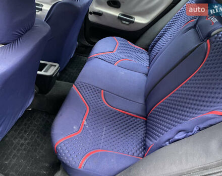 Синій Міцубісі Харизма, об'ємом двигуна 1.6 л та пробігом 170 тис. км за 3000 $, фото 15 на Automoto.ua