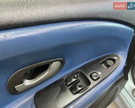 Синий Мицубиси Харизма, объемом двигателя 1.6 л и пробегом 346 тыс. км за 2990 $, фото 15 на Automoto.ua