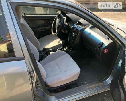 Синий Мицубиси Харизма, объемом двигателя 1.6 л и пробегом 190 тыс. км за 2600 $, фото 13 на Automoto.ua