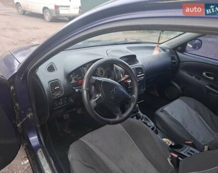 Синій Міцубісі Харизма, об'ємом двигуна 1.83 л та пробігом 205 тис. км за 2100 $, фото 4 на Automoto.ua