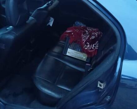 Синий Мицубиси Харизма, объемом двигателя 1.6 л и пробегом 387 тыс. км за 4200 $, фото 3 на Automoto.ua