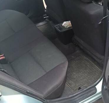 Зелений Міцубісі Харизма, об'ємом двигуна 1.6 л та пробігом 292 тис. км за 3200 $, фото 2 на Automoto.ua