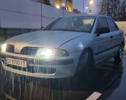 Зеленый Мицубиси Харизма, объемом двигателя 1.6 л и пробегом 220 тыс. км за 3200 $, фото 5 на Automoto.ua