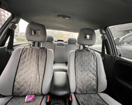 Зеленый Мицубиси Харизма, объемом двигателя 1.6 л и пробегом 211 тыс. км за 3200 $, фото 11 на Automoto.ua