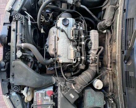 Зеленый Мицубиси Харизма, объемом двигателя 1.6 л и пробегом 193 тыс. км за 3456 $, фото 5 на Automoto.ua