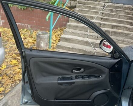 Міцубісі Харизма 2003 у Дніпро (Дніпропетровську) на Automoto.ua Зелений Міцубісі Харизма, об'ємом двигуна 1.6 л та пробігом 267 тис. км за 2700 $, фото 6 на Automoto.ua