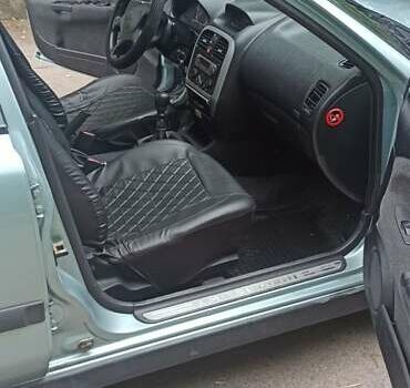 Зелений Міцубісі Харизма, об'ємом двигуна 1.6 л та пробігом 292 тис. км за 3200 $, фото 4 на Automoto.ua