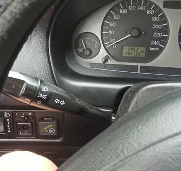 Зелений Міцубісі Харизма, об'ємом двигуна 1.6 л та пробігом 292 тис. км за 3200 $, фото 1 на Automoto.ua